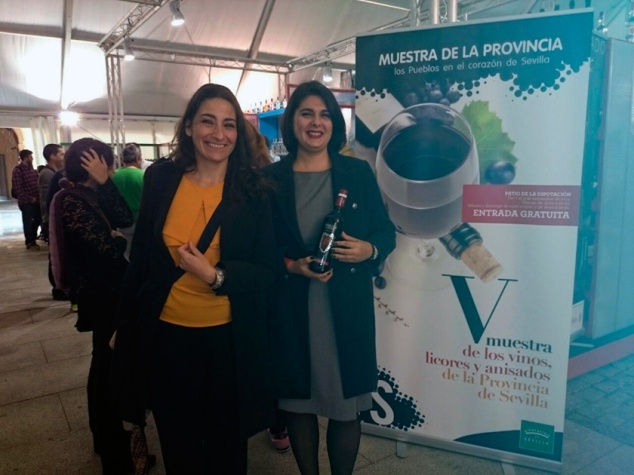 Marta Tarrés y Miriam Violeta en la V Muestra de Vinos, Licores y anisados de Sevilla